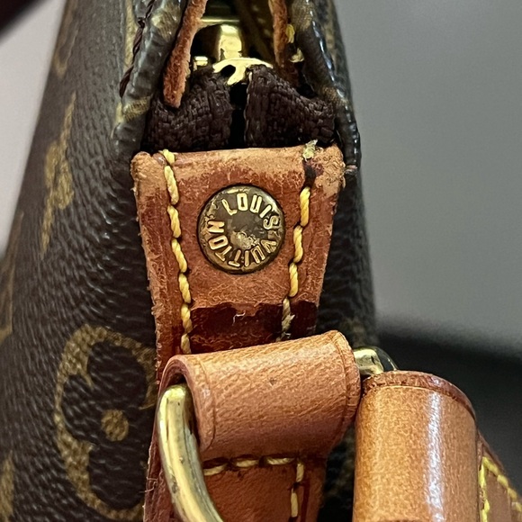 Authentic Louis Vuitton Drouot Crossbody Bag - Picture 7 of 8